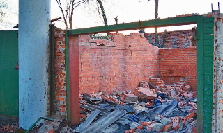 Демонтаж гаражей в Южно-Сахалинске, цена от 1795 руб. – услуги под ключ от 2Землекопа-Южн