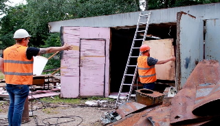 Демонтаж гаражей в Южно-Сахалинске, цена от 1795 руб. – услуги под ключ от 2Землекопа-Южн